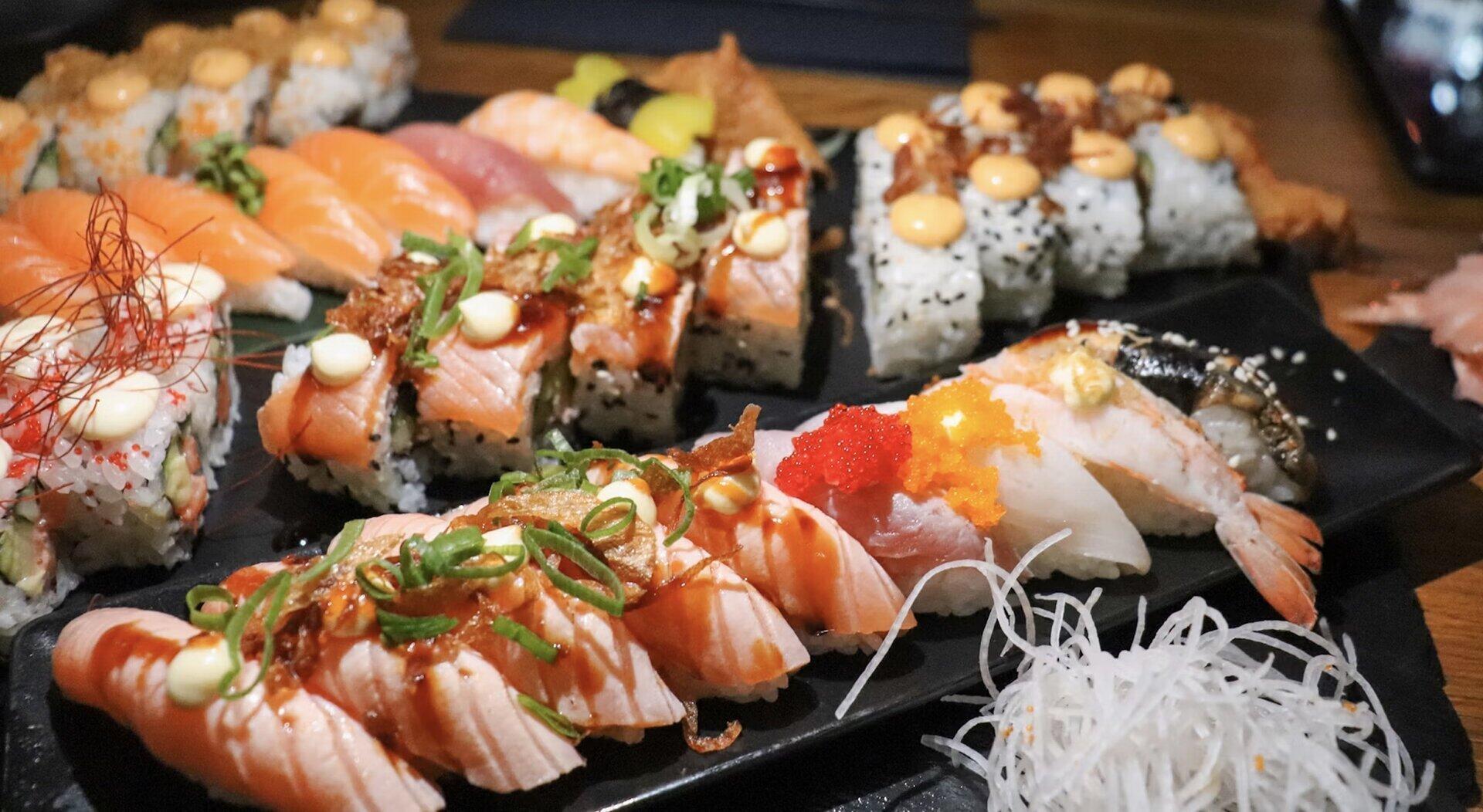 Dragon Roll - Premium sushi roll